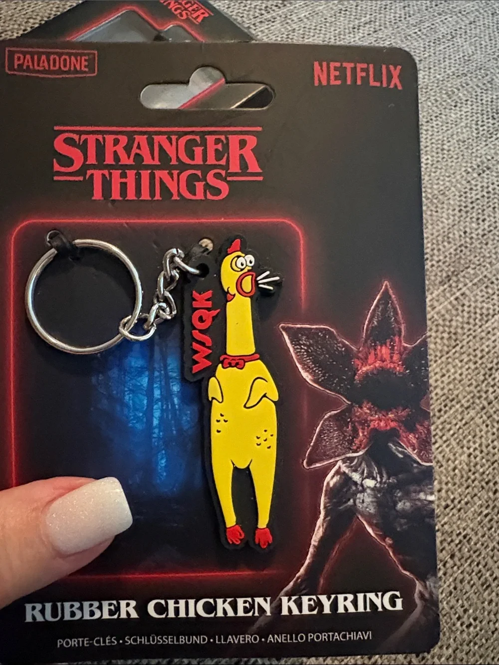 Stranger Things Walkie Taki Phone Case for I-PHONE 17 & Key Chain new in box